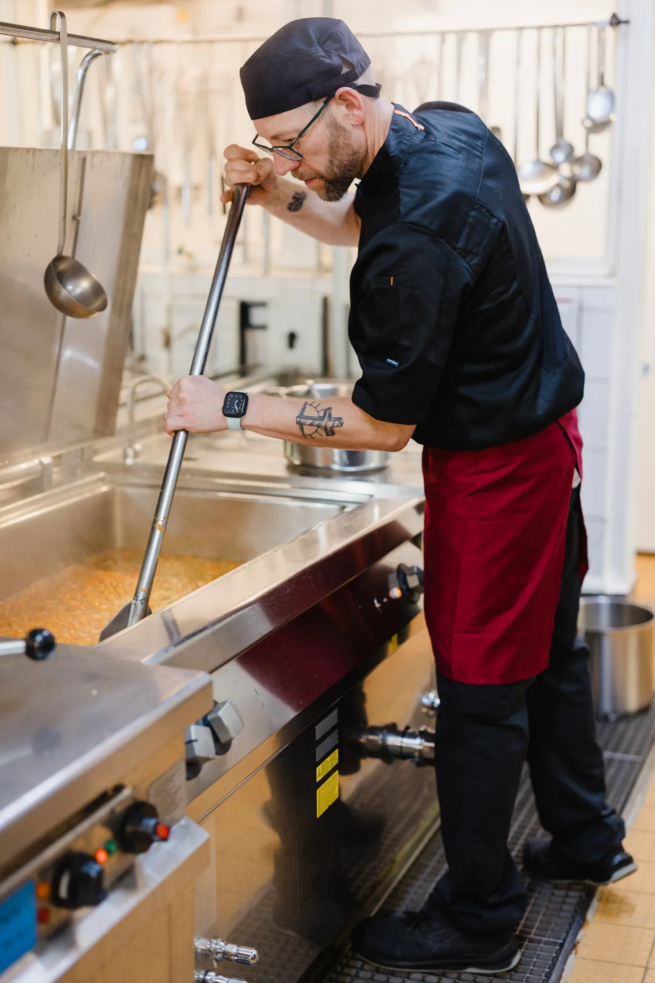 Einblick in die moderne und saubere Bio-Küche von Pro Agora Catering in Berlin